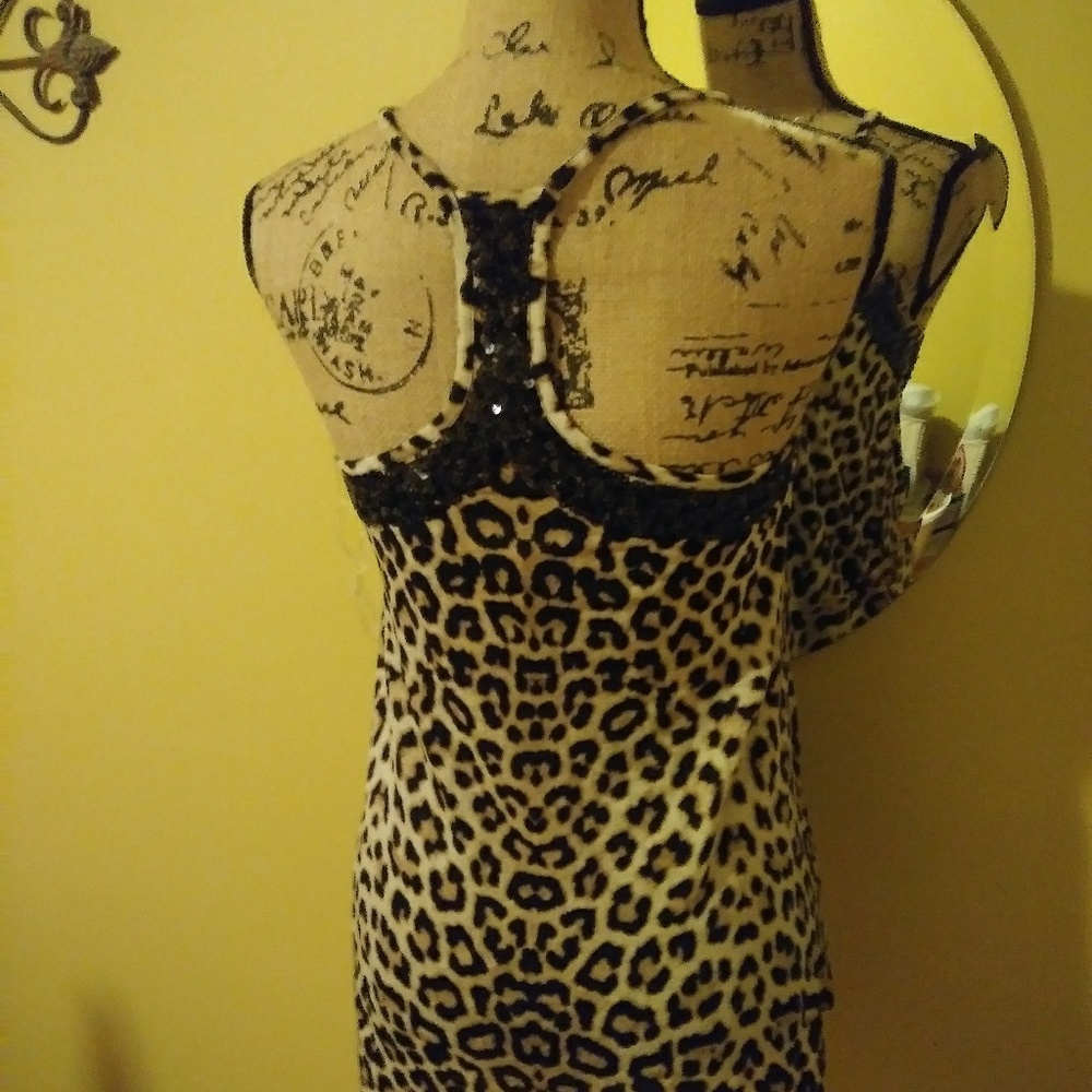 Leopard tank